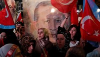 Pemilihan ini menjadi yang paling kritis dalam sejarah negara mayoritas Muslim ini. REUTERS/Umit Bektas  