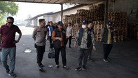Penyitaan ini dilakukan Satgas BLBI melalui Jurusita KPKNL Jakarta V dan dihadiri oleh Ketua Sekretariat Satgas BLBI Purnama T Sianturi, Ketua Pokja Aset Tanah dan Bangunan Satgas BLBI Djanurindro Wibowo, Plt Kepala KPKNL Jakarta V Des Arman, serta Kabag Ops Polres Metro Jakarta Utara AKBP Achmad Akbar.