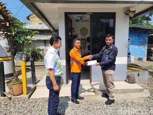 Ganjaran Manis Aksi Heroik Rangga Selamatkan Pejalan Kaki di Rel
