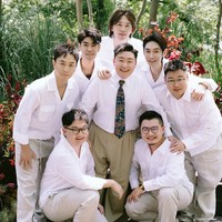 Dilaporkan 8days, Shi Xiao Long punya peran yang cukup penting. Selain sebagai best man, pria 35 tahun tersebut juga membantu pengantin baru untuk mendokumentasi pernikahan mereka bahkan memandu acara upacara teh.Pernikahan Boboho, Hao Shao WenPernikahan Boboho, Hao Shao Wen Foto: Dok. WeiboFoto: Dok. Weibo