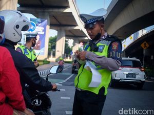 Tilang Manual Kembali Diterapkan, Anda Setuju?