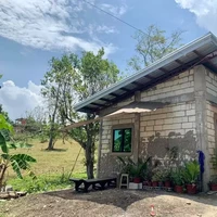 Menurut keterangan pemilik rumah yang mengunggahnya, rumah tersebut dibangun selama 3 bulan. Melihat lokasi yang tertera di bio Facebooknya, tampaknya rumah tersebut berlokasi di Dumanjug, Cebu, Filipina. Foto: Facebook/ApLe Know-well