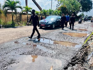 Saat Jokowi Mendadak Minta Ganti Rute demi Cek Jalan Rusak di Jambi