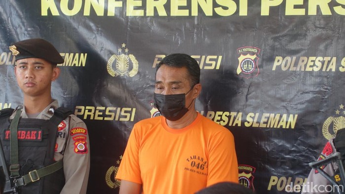 Sopir truk pelaku tabrak lari di depan UTY Jombor Sleman, Selasa (16/5/2023).