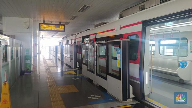 Stasiun LRT Velodrome, Jakarta Timur. (CNBC Indonesia/Martyasari Rizky)