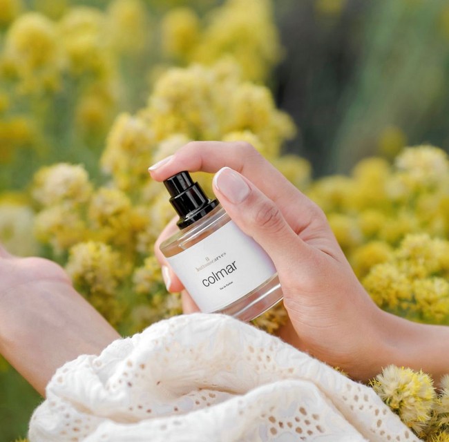 Tips agar parfum tahan lama.