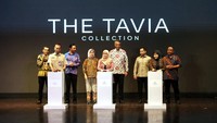 Kepala BPBUMD DKI Jakarta Nasrudin Djoko Surjono, Asisten Perekonomian dan Keuangan Setda Provinsi DKI Jakarta Sri Haryati dan Direktur Utama JXB/PT Jakarta Tourisindo Novita Dewi saat Luncurkan The Tavia Collection, Konsep Hotel Baru JXB Sebagai Pintu untuk Menjelajahi Cerita Jakarta dari Masa ke Masa di Jakarta. 