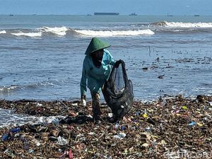 Lautan Sampah Loji Sukabumi Jadi Ladang Cuan Pemulung