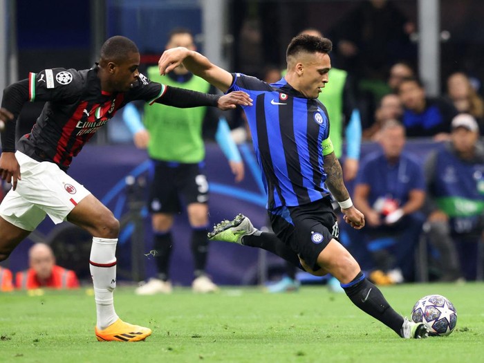 Soccer Football - Champions League - Semi Final - Second Leg - Inter Milan v AC Milan - San Siro, Milan, Italy - May 16, 2023 Inter Milan's Lautaro Martinez scores their first goal REUTERS/Claudia Greco