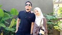 Kini foto-foto kemesraan Desta dan Natasha Rizki di akun IG perempuan yang akrab disapa Aca itu telah tidak ada.  Foto: Instagram/@desta80s