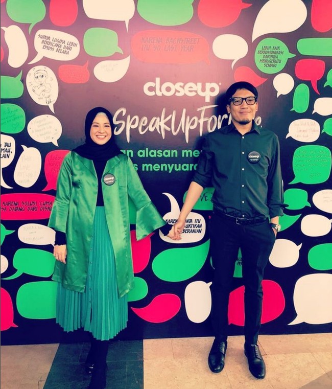 “Just an ordinary family that did extraordinary things,” begitu tagline di channel YouTube yang banyak diisi dengan vlog keseharian mereka. Foto: Instagram/@desta80s