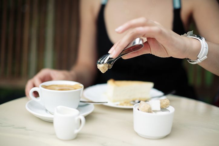 Hati-hati! Ini 5 Efek Samping Tambahkan Gula dan Pemanis ke Dalam Kopi