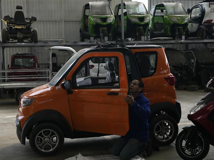 Geliat Mobil Listrik di Negara Kaya Lithium