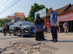 Ganjar Sidak Jalur Alternatif Demak-Semarang, Minta Lubang Ditambal
