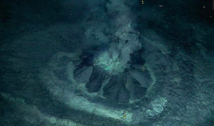 Gunung api bawah laut
