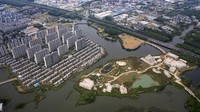 Foto udara deretan bangunan yang terbengkalai di Wuxi, China, Selasa (16/5/2023).