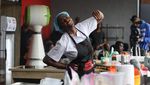 Koki Asal Nigeria Memasak 100 Jam Nonstop Demi Pecahkan Rekor Dunia