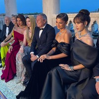 Sejumlah penggemar menyorot kecantikan Lisa BLACKPINK saat disandingkan dengan Zendaya, Priyanka Chopra, dan Anne Hathaway. Foto: Instagram