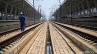 Dalam keterangan KCIC, Stasiun Karawang merupakan salah satu titik pemberhentian KCJB. Dari 4 stasiun yang akan dilayani KCJB, Stasiun Karawang adalah pemberhentian pertama dari wilayah Jakarta yang berlokasi di Kecamatan Telukjambe Barat Kabupaten Karawang.