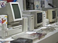Mengintip Koleksi Museum Apple Terlengkap di Dunia