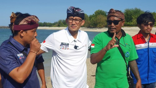 Menparekraf Sandiaga Uno berkunjung ke Desa Serangan, Denpasar, Bali, Selasa (16/5/2023).