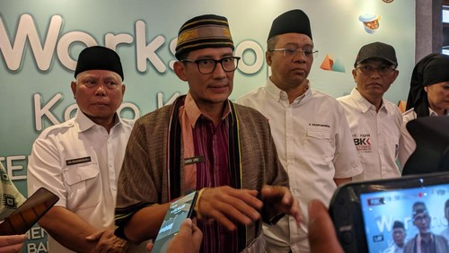 Menteri Pariwisata dan Ekonomi Kreatif (Menparekraf) Sandiaga Salahuddin Uno didampingi Gubernur NTB Zulkieflimansyah dan Bupati Lombok Timur, Rabu (17/5/2023). (Foto: Ahmad Viqi/detikBali)