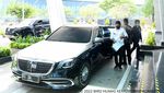 Potret Johnny G Plate Naik Maybach Rp 6 Miliar