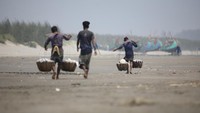 Topan Mocha itu pun menyebabkan kerusakan di Myanmar dan perbatasan Bangladesh.  
