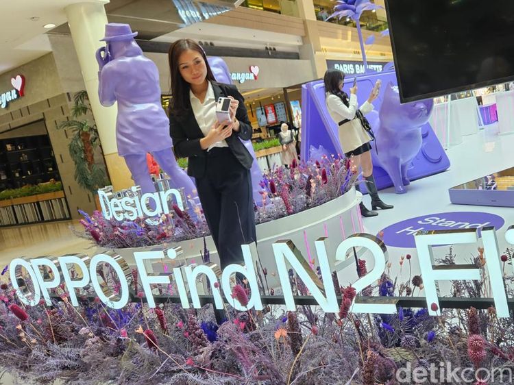 Keseruan Oppo Find N2 Flip Pop Up Store di Jakarta