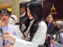 Keseruan Oppo Find N2 Flip Pop Up Store di Jakarta