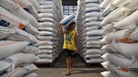 Beras-beras tersebut akan disalurkan untuk bantuan sosial tahap kedua dan ketiga sebanyak 20.000 ton. 