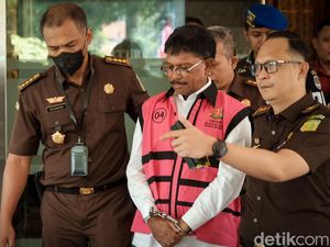 Menkominfo Tersangka, Ini Proyek BTS Kominfo yang Rugikan Negara Rp 8 T