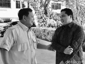Prabowo Bertemu Erick Thohir, Beri Selamat Timnas Indonesia Raih Emas