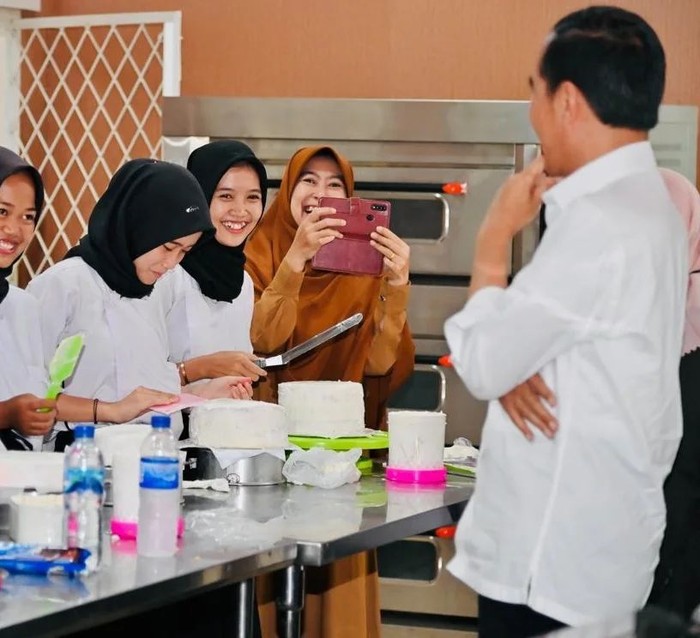 Presiden Jokowi mengunjungi SMKN 4 Kota Jambi