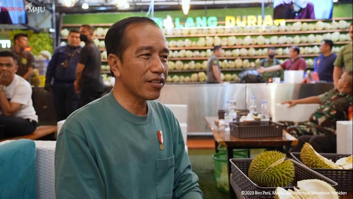 Presiden Jokowi usai nonton final Sea Games 2023 antara Indonesia melawan Thailand