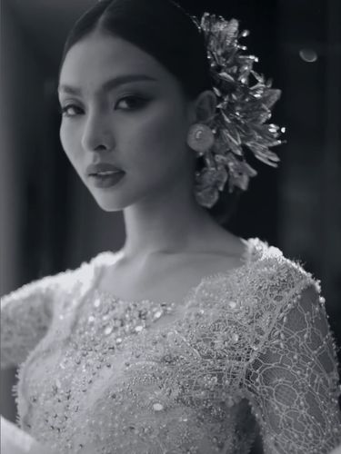 Koleksi Lady in Lace dari Red Berry Wedding.