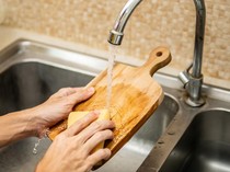 Cara Cuci Talenan Kayu di Rumah Biar Tetap Aman buat Kesehatan