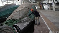 Sebagai informasi, perjalanan kereta penumpang atau EMU KCJB nantinya akan melaju normal di kecepatan 350 km/jam.