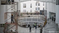 Untuk lebih rinci, luas dari lantai 1 stasiun ini 5.800 M2, di mana pada lantai 1 nantinya akan digunakan untuk tempat penjualan tiket, pintu masuk dan keluar stasiun, dan area komersial.