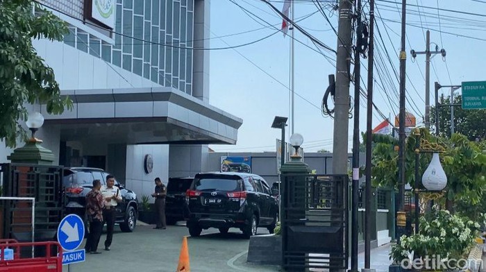 Tim Kejagung memeriksa jaksa dan pejabat Pemkab Madiun dugaan pungli