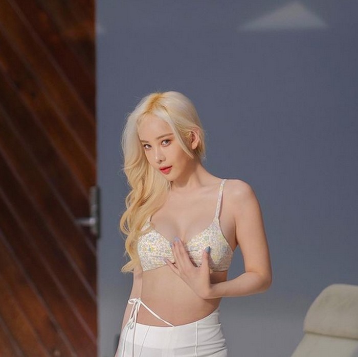 Transgender pakai bikini