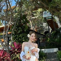 Transgender lainnya yang sensasional adalah Jiratchaya Sirimongkolnawin. Penampilannya dengan bikini membuat orang kagum sekaligus masih tidak percaya bahwa dirinya dilahirkan sebagai pria. Foto: Instagram