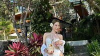Transgender lainnya yang sensasional adalah Jiratchaya Sirimongkolnawin. Penampilannya dengan bikini membuat orang kagum sekaligus masih tidak percaya bahwa dirinya dilahirkan sebagai pria. Foto: Instagram