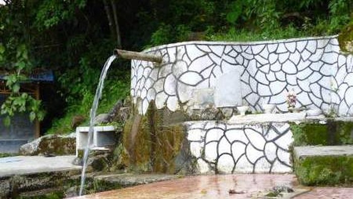 Wisata mata air Aek Sipaulak Hosa, Dairi. (Foto: Istimewa)