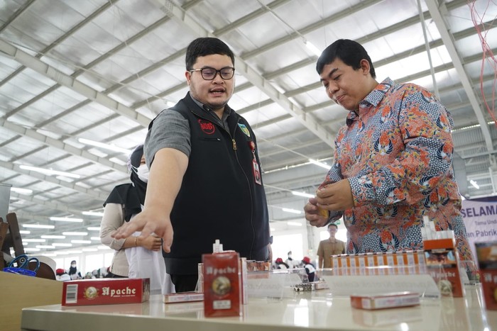 Bupati Kediri Hanindhito Himawan Pramana