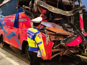 Kecelakaan Bus DPRD Surabaya: Kronologi hingga Data Korban