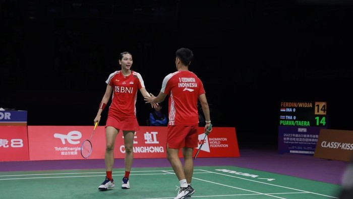Dejan Ferdinansyah/Gloria Emanuelle Widjaja