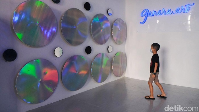 Ganara Art melebarkan sayapnya di Jabodetabek. Kali ini Ganara Art menghadirkan destinasi ruang kreatif 'Futuristic Art Healing Space' di Gading Serpong.