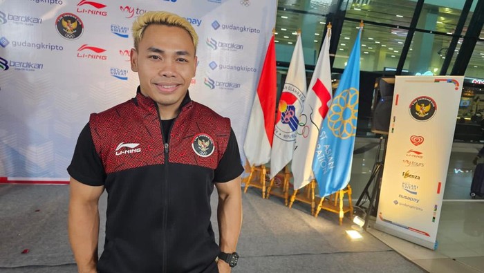Lifter Eko Yuli Irawan tiba di Jakarta usai bertanding di SEA Games 2023 Kamboja.
