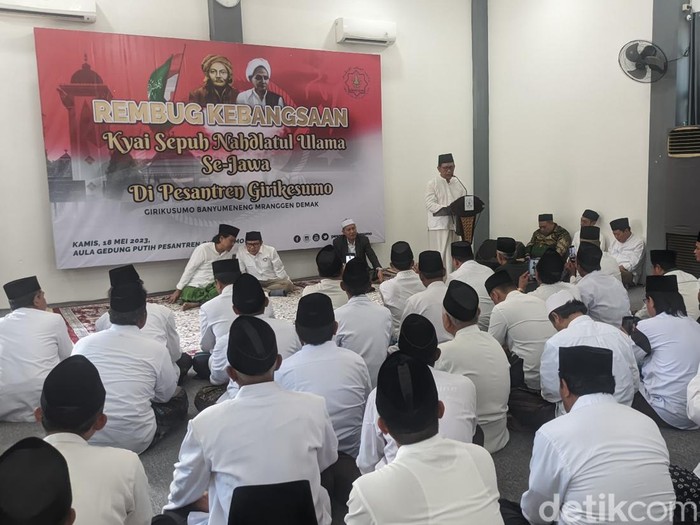 Forum Rembug Kebangsaan Kyai Sepuh Nahdlatul Ulama se-Jawa di Pesantren Girikesumo Desa Banyumeneng, Kecamatan Mranggen, Kabupaten Demak, Jawa Tengah, Kamis (18/5/2023).